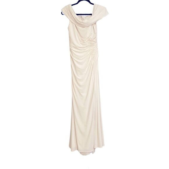 Ieena Long White Off Shoulder Gown Sz 4 - Picture 6 of 11
